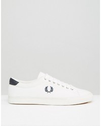 Baskets à chevrons blanches Fred Perry