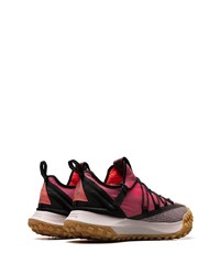 Baskets basses à carreaux fuchsia Nike