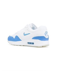 Baskets basses blanc et bleu Nike