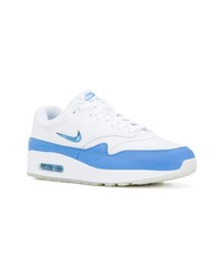 Baskets basses blanc et bleu Nike