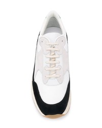 Baskets basses blanches et noires Common Projects