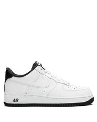 Baskets basses blanches et noires Nike