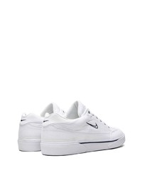 Baskets basses blanches Nike