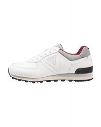 Baskets basses blanches GUESS