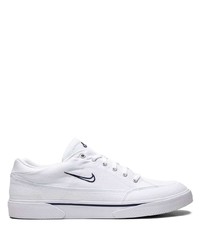 Baskets basses blanches Nike