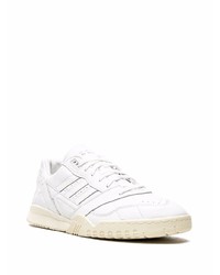 Baskets basses blanches adidas