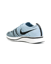 Baskets basses bleu clair Nike