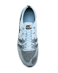 Baskets basses bleu clair Nike