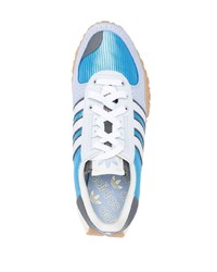 Baskets basses bleu clair adidas