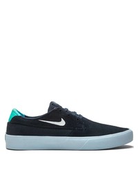 Baskets basses bleu marine Nike