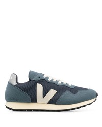 Baskets basses bleu marine Veja