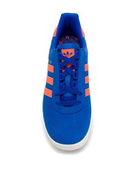 Baskets basses bleues adidas