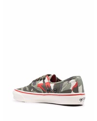 Baskets basses camouflage olive Vans