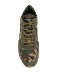 Baskets basses camouflage olive Philippe Model