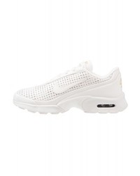 Baskets basses dorées Nike