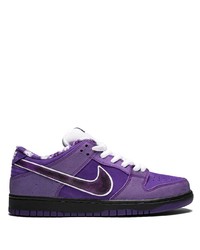 Baskets basses en cuir à carreaux violettes Nike
