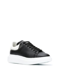 Baskets basses en cuir à clous noires Alexander McQueen