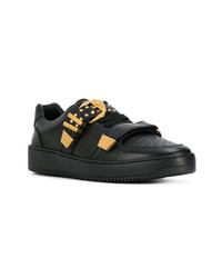 Baskets basses en cuir à clous noires Versace