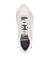 Baskets basses en cuir beiges Puma