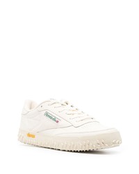 Baskets basses en cuir beiges Reebok