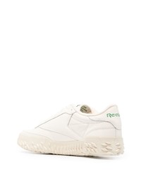 Baskets basses en cuir beiges Reebok