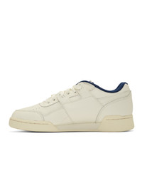 Baskets basses en cuir beiges Reebok Classics