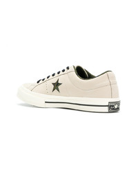 Baskets basses en cuir beiges Converse