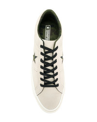 Baskets basses en cuir beiges Converse