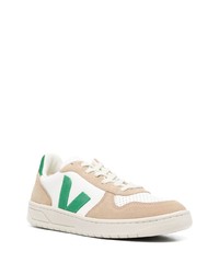 Baskets basses en cuir beiges Veja