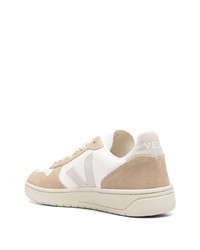 Baskets basses en cuir beiges Veja