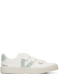 Baskets basses en cuir beiges Veja