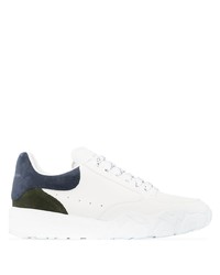 Baskets basses en cuir blanc et bleu marine Alexander McQueen