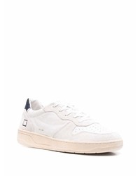 Baskets basses en cuir blanc et bleu marine D.A.T.E