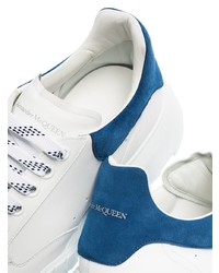 Baskets basses en cuir blanc et bleu marine Alexander McQueen