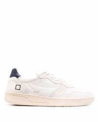 Baskets basses en cuir blanc et bleu marine D.A.T.E