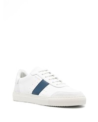 Baskets basses en cuir blanc et bleu marine Axel Arigato