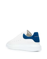 Baskets basses en cuir blanc et bleu marine Alexander McQueen