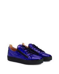 Baskets basses en cuir blanc et bleu marine Giuseppe Zanotti