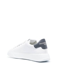 Baskets basses en cuir blanc et bleu marine Philippe Model Paris