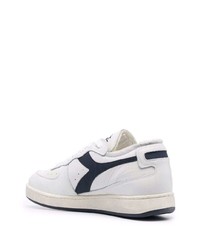 Baskets basses en cuir blanc et bleu marine Diadora