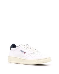 Baskets basses en cuir blanc et bleu marine AUTRY