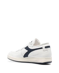 Baskets basses en cuir blanc et bleu marine Diadora