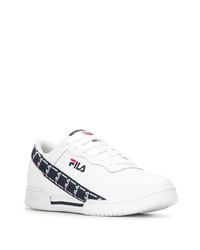 Baskets basses en cuir blanc et bleu marine Fila