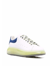 Baskets basses en cuir blanc et bleu marine Alexander McQueen