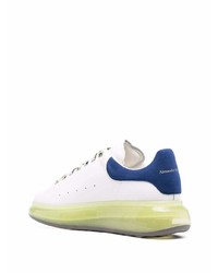 Baskets basses en cuir blanc et bleu marine Alexander McQueen