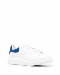 Baskets basses en cuir blanc et bleu marine Alexander McQueen