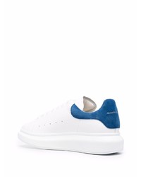 Baskets basses en cuir blanc et bleu marine Alexander McQueen