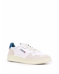 Baskets basses en cuir blanc et bleu marine AUTRY