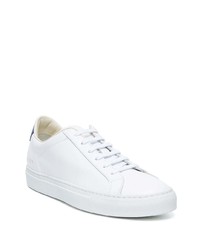 Baskets basses en cuir blanc et bleu marine Common Projects