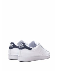 Baskets basses en cuir blanc et bleu marine adidas